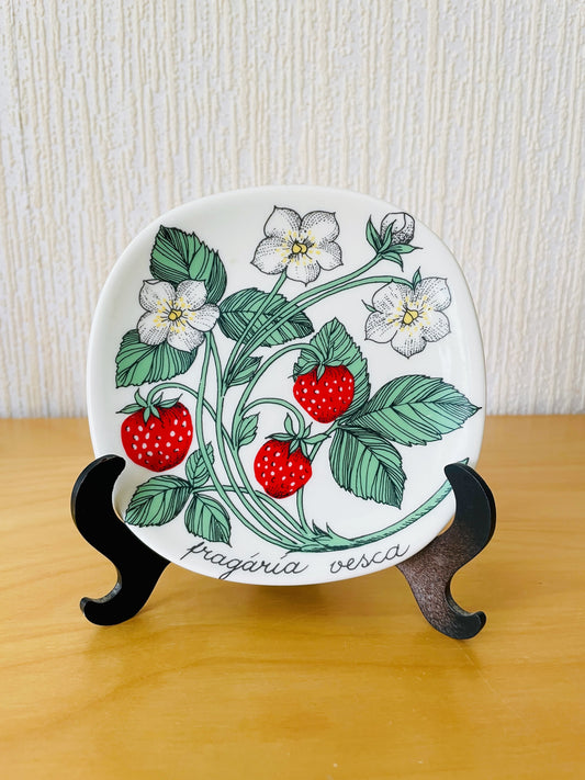 Arabia/Esteri Tomula/Botanical Series/Wild Strawberry