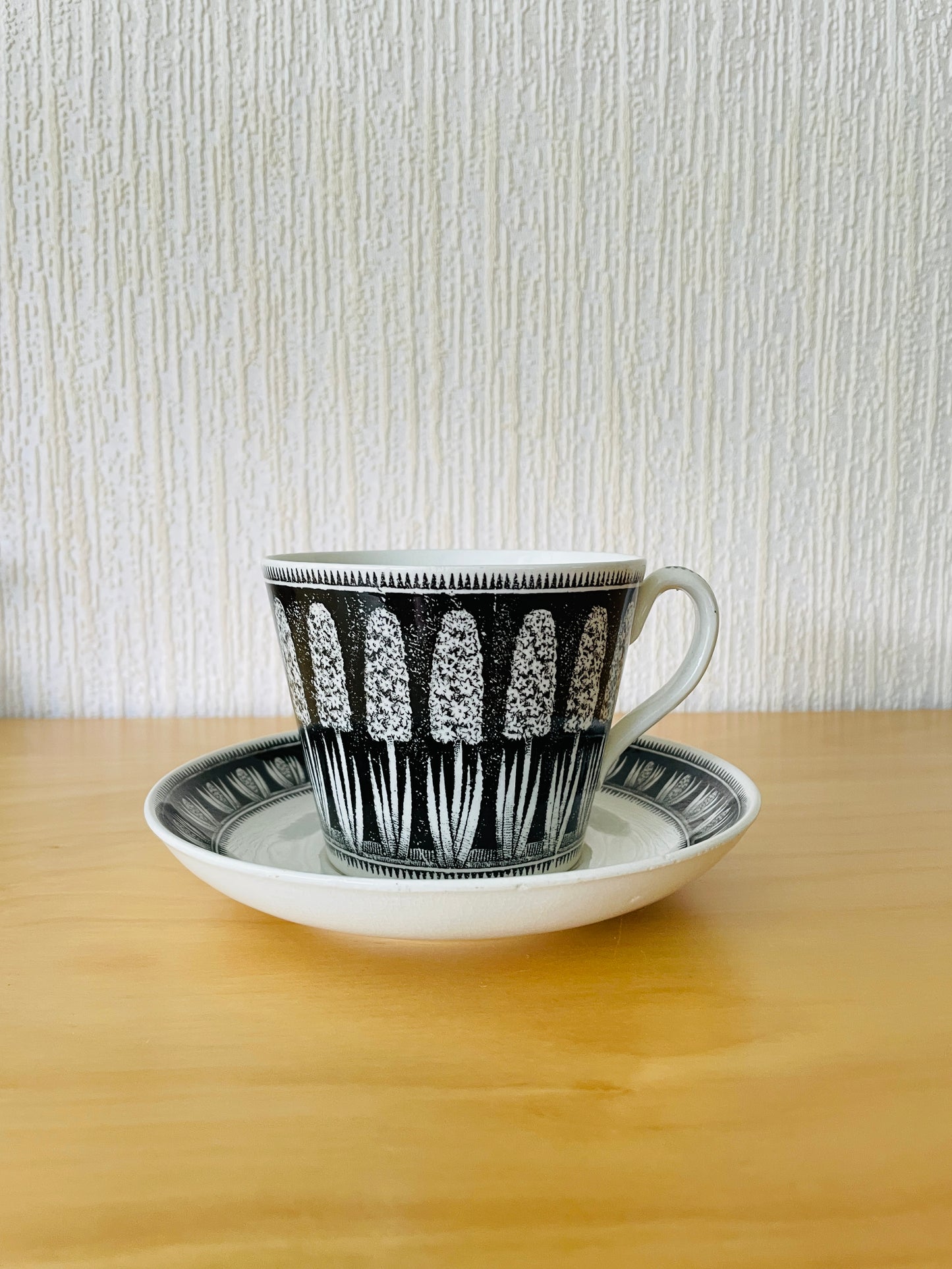 Uppsala Ekeby Gefle/ウプサラ.エケビー/ゲフレ/Hyacinth/ヒヤシンス/モーニングカップ&ソーサー/ブラック