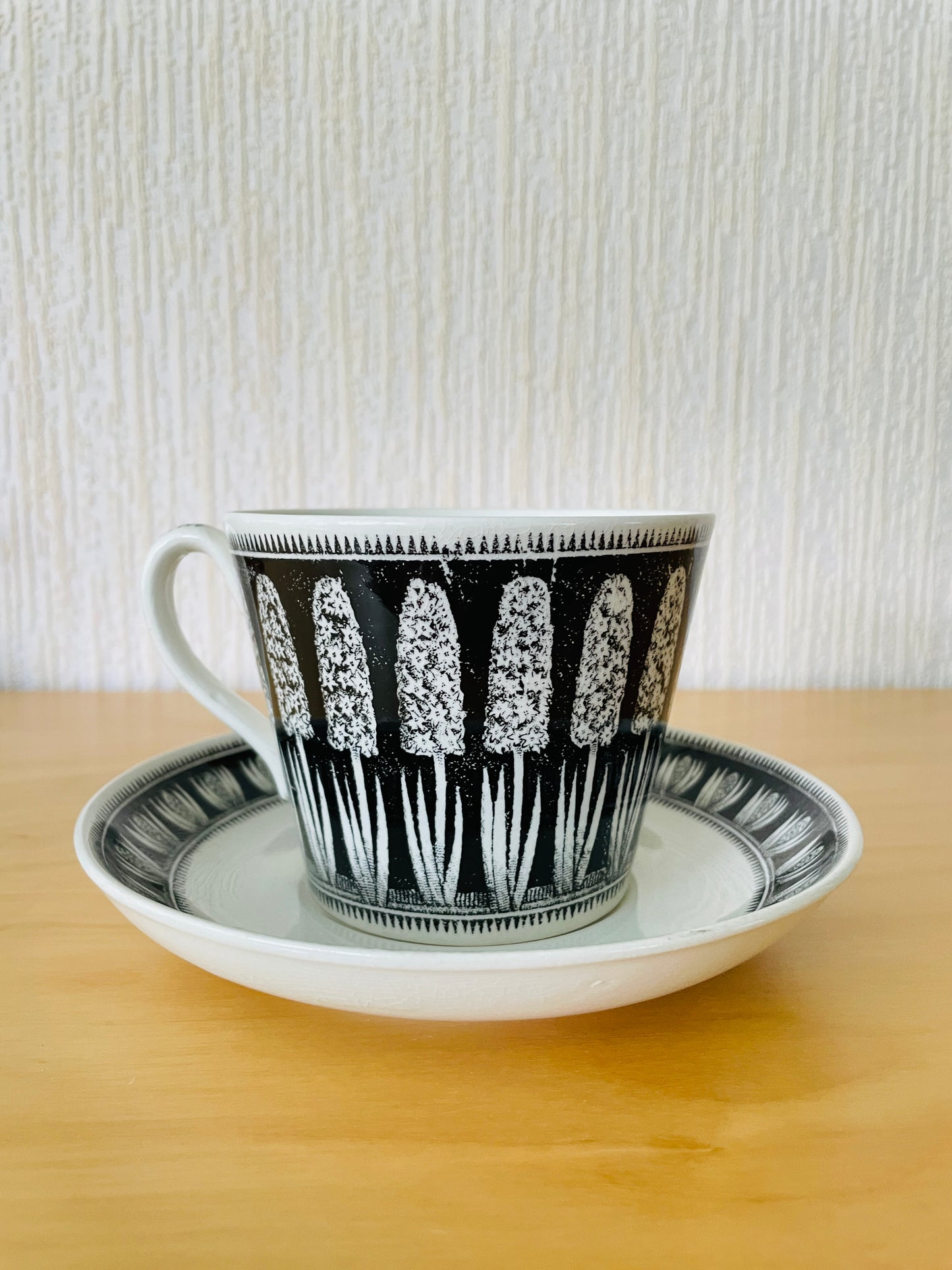 Uppsala Ekeby Gefle/ウプサラ.エケビー/ゲフレ/Hyacinth/ヒヤシンス/モーニングカップ&ソーサー/ブラック