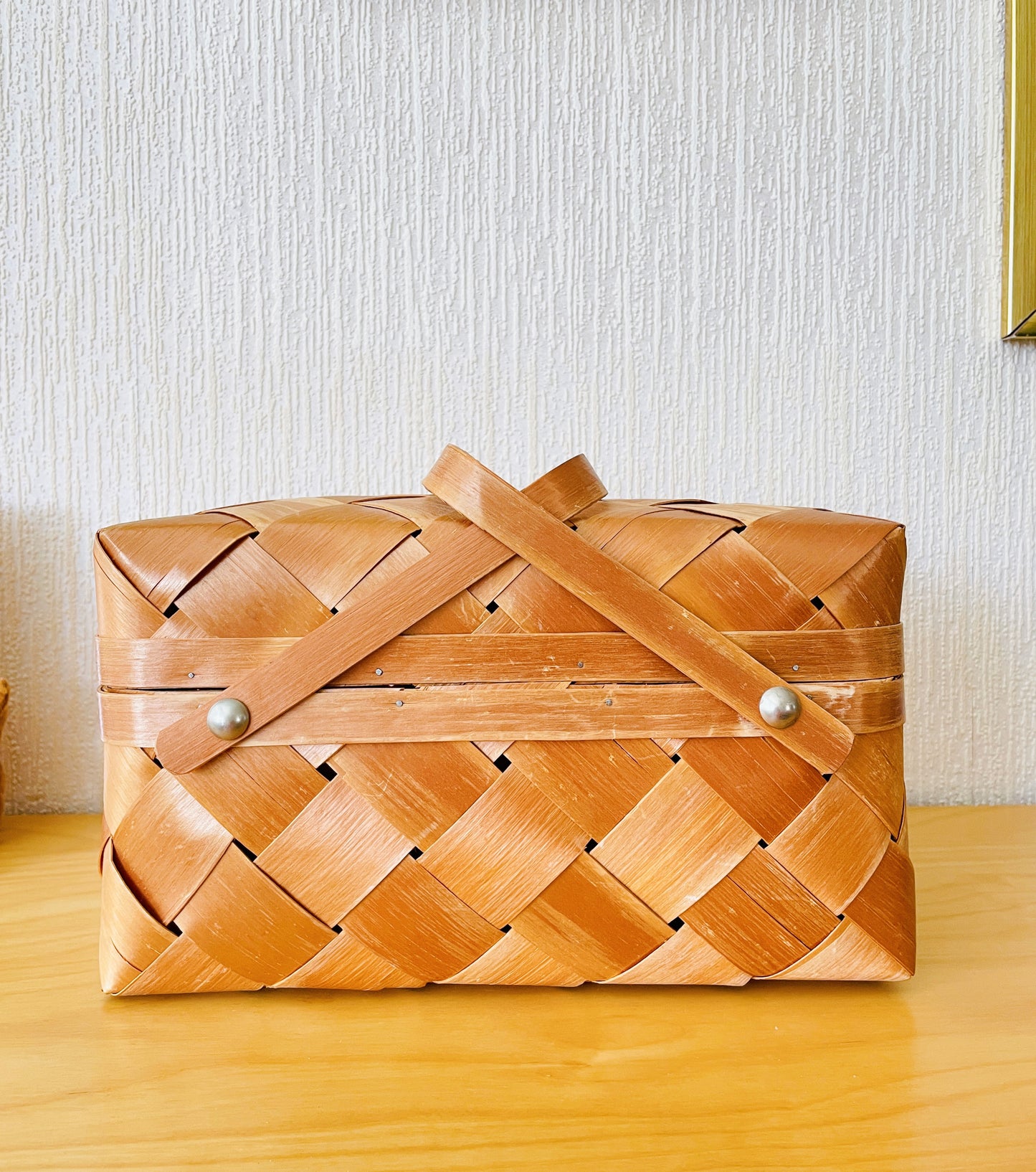 北欧手工芸/Spånkorg/スポンコリ/ナチュラル/ハンドル蓋付きカゴ