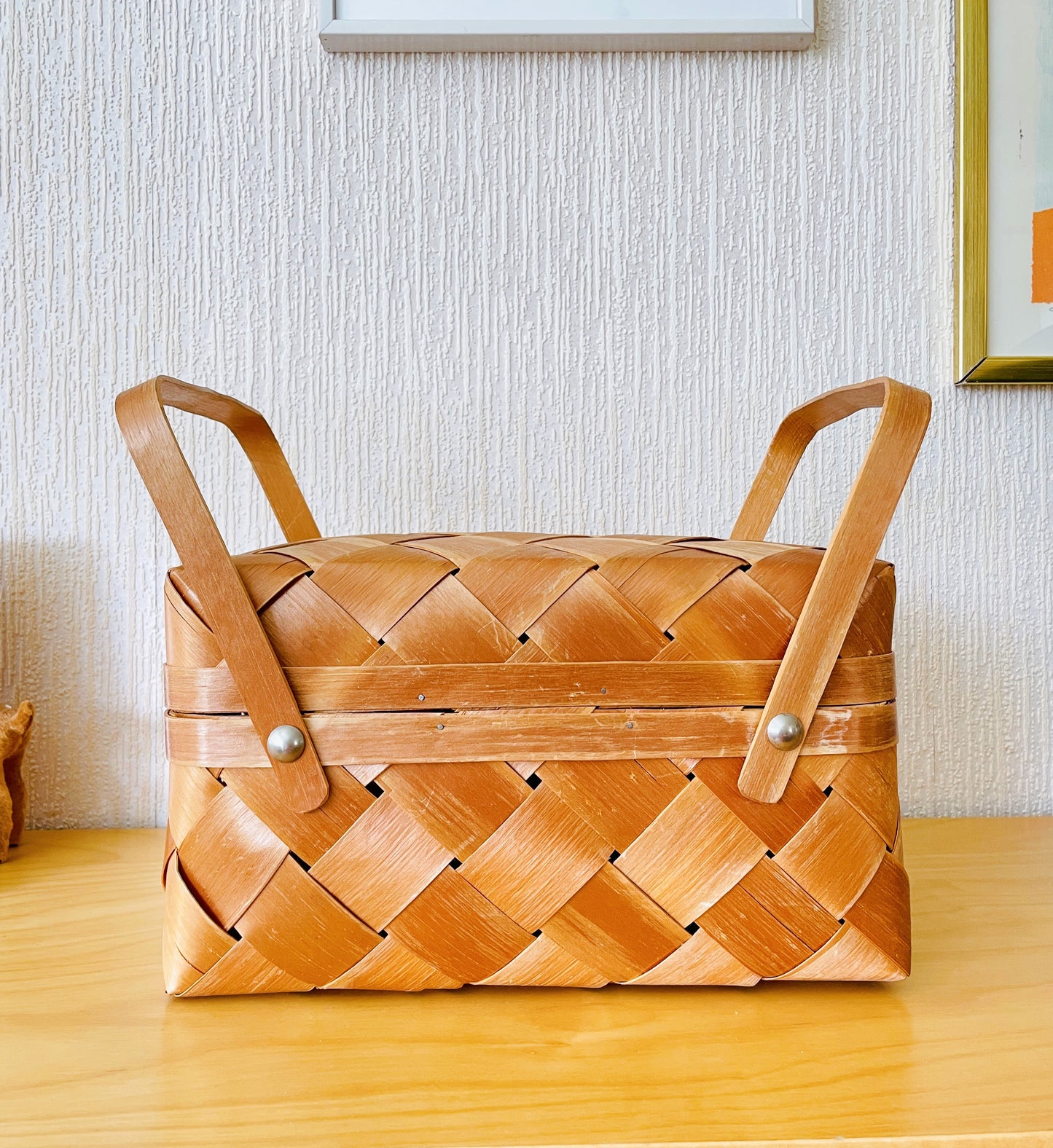 北欧手工芸/Spånkorg/スポンコリ/ナチュラル/ハンドル蓋付きカゴ