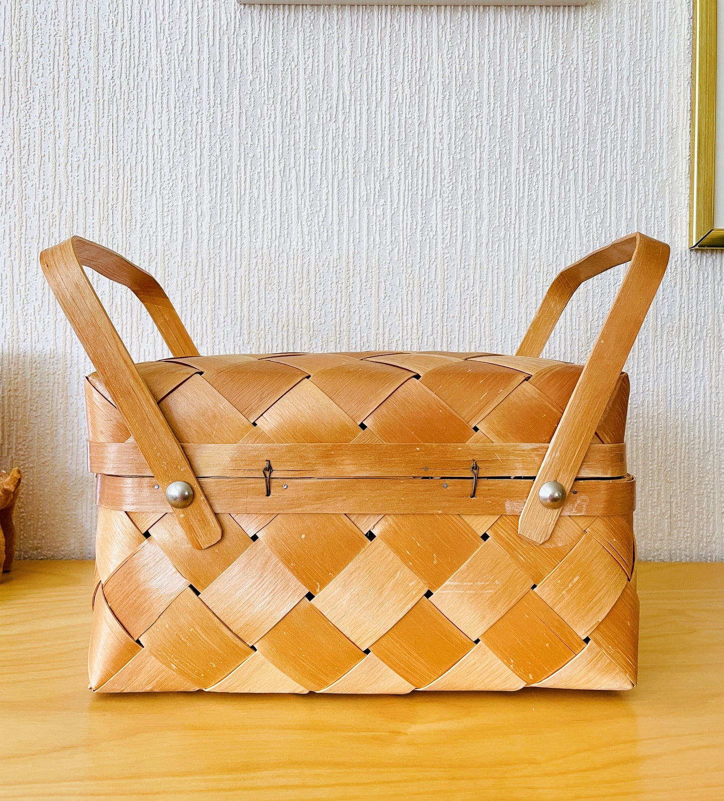 北欧手工芸/Spånkorg/スポンコリ/ナチュラル/ハンドル蓋付きカゴ