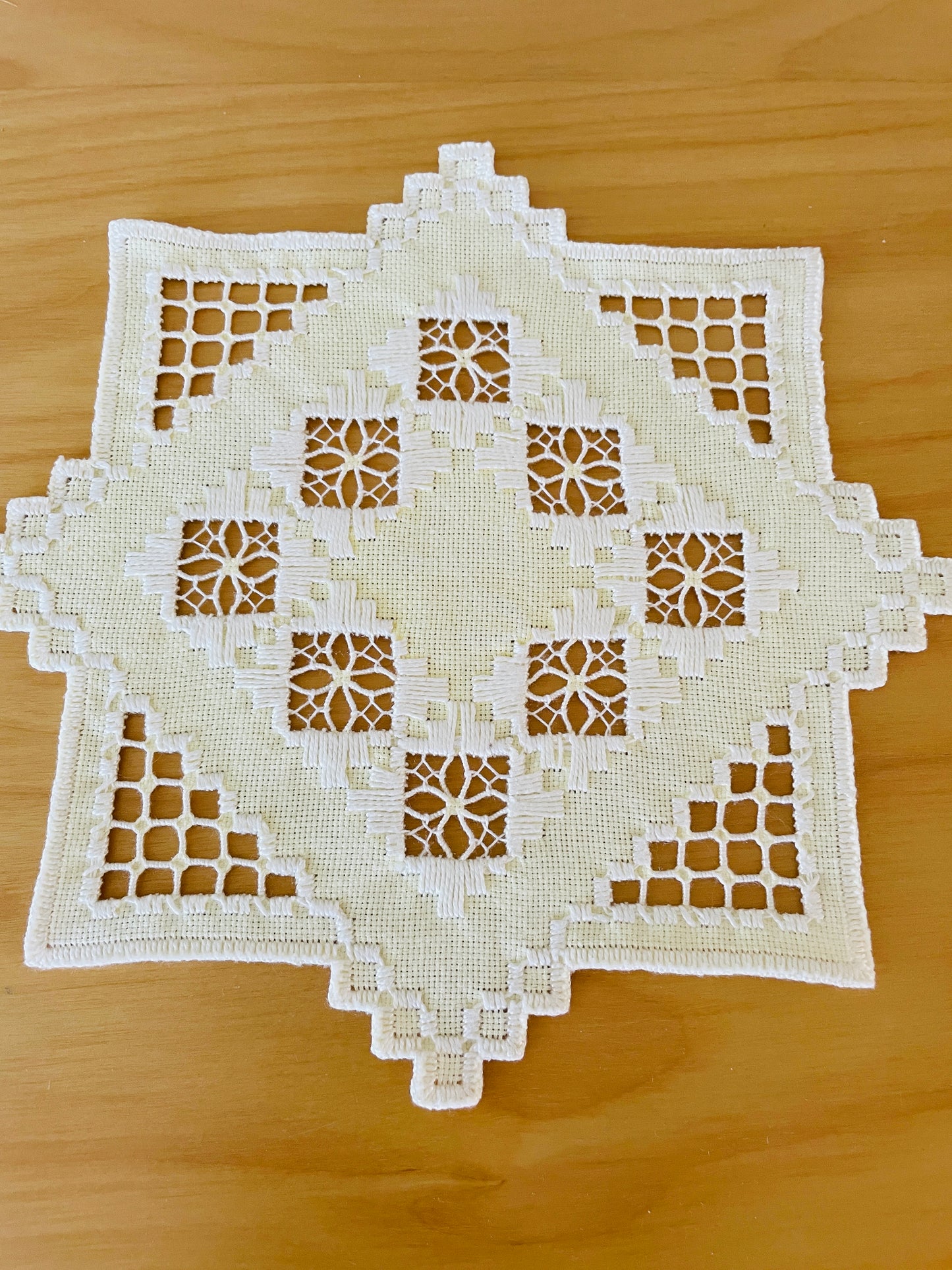 北欧手工芸/ハタンガー刺繍/クロス/2枚セット