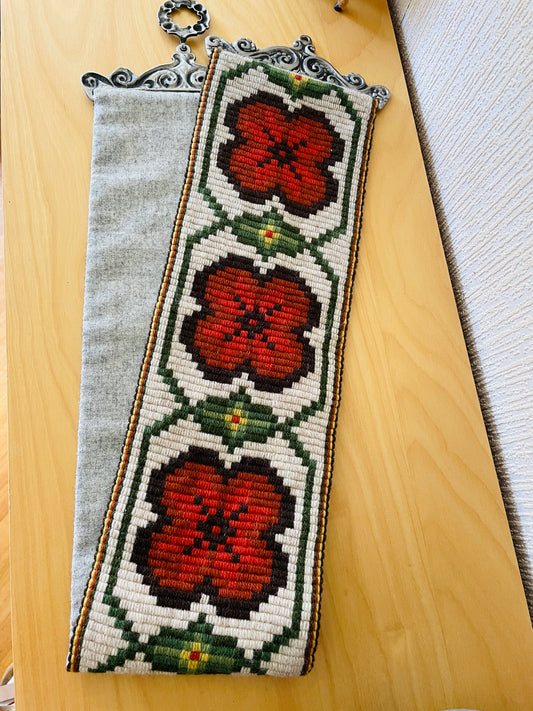 北欧手工芸/タペストリー/ウール刺繍/Almoge/ロング/120cm