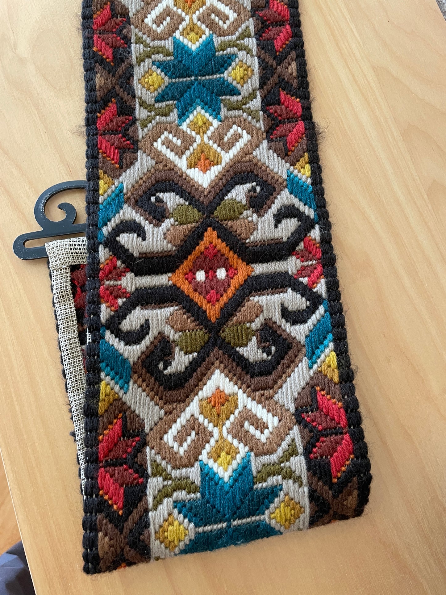 北欧手工芸/タペストリー/ウール刺繍/Almoge/80cm