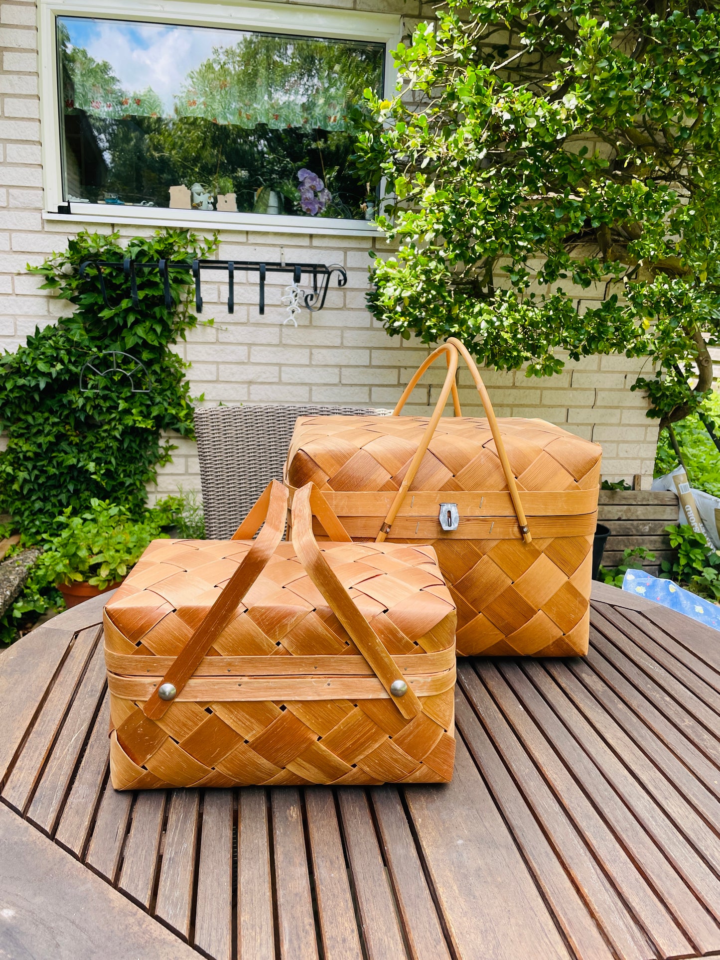 北欧手工芸/Spånkorg/スポンコリ/ナチュラル/ハンドル蓋付きカゴ