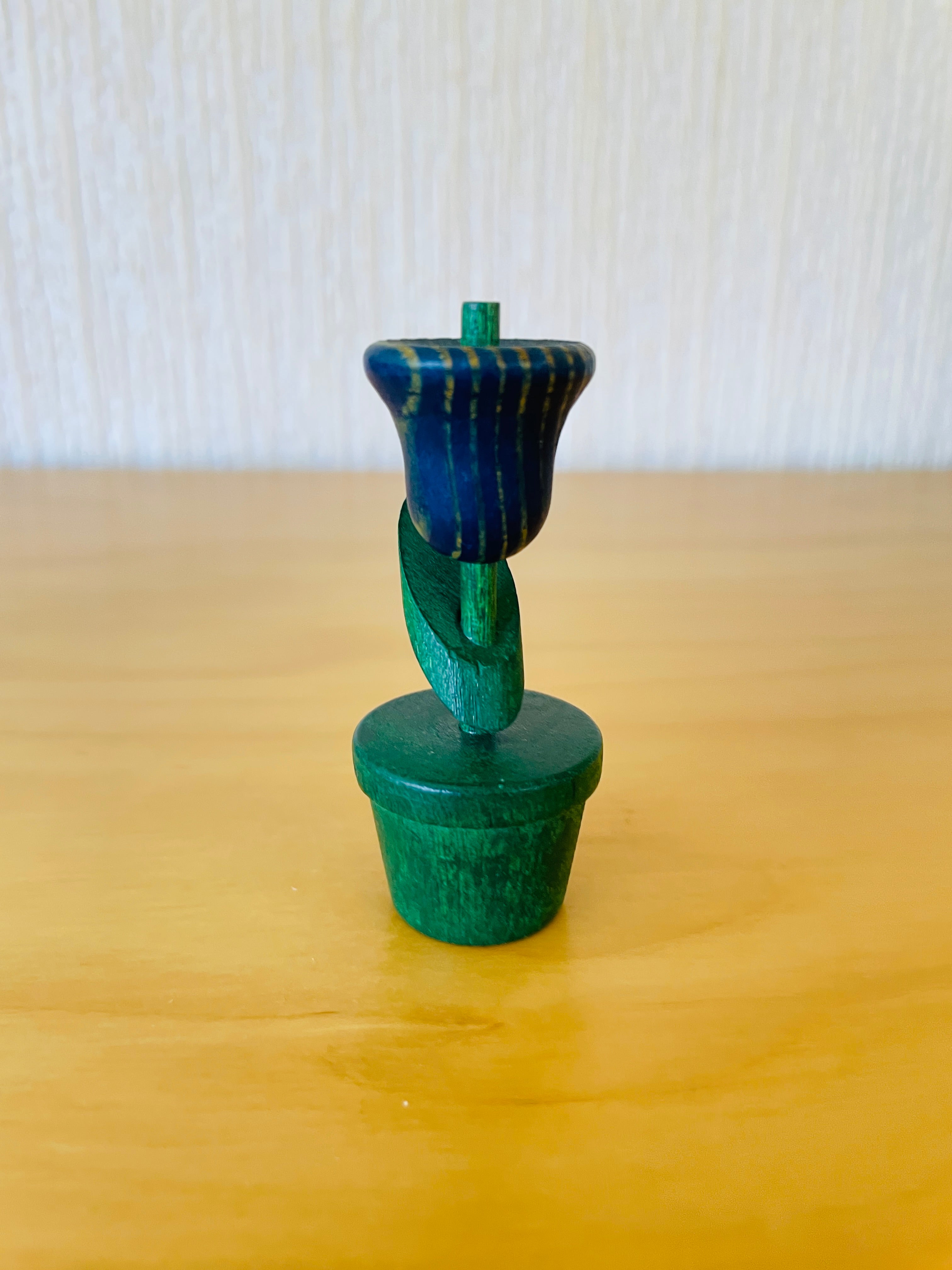 アーリッカ　aarikka　木製　チューリップのオブジェ Aarikka/アーリッカ/チューリップのオブジェ/木製/レッド