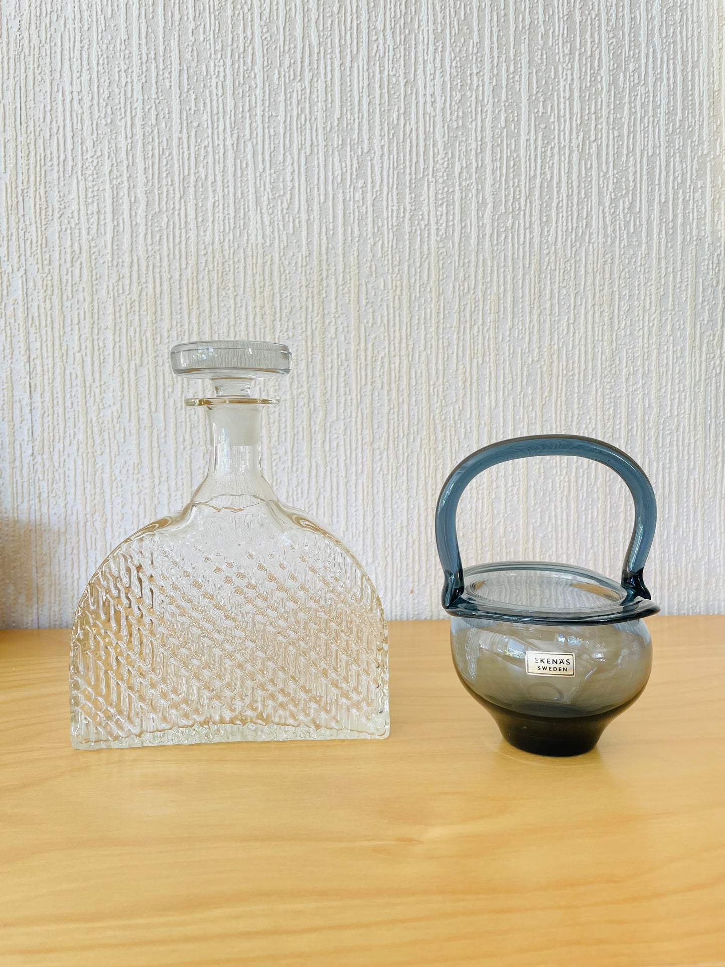 Ekenäs Glasbruk/エケネースガラス工房/ハンドメイドガラスのボンボンニエ/グレー