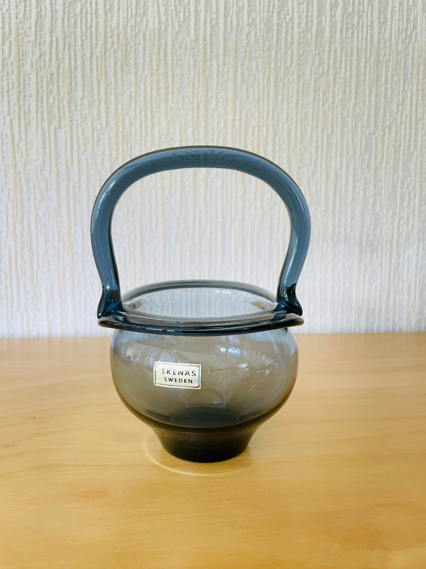 Ekenäs Glasbruk/エケネースガラス工房/ハンドメイドガラスのボンボンニエ/グレー