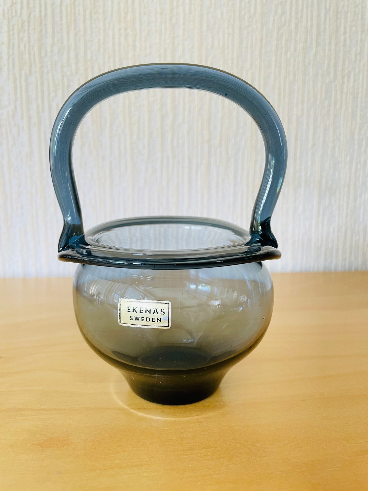 Ekenäs Glasbruk/エケネースガラス工房/ハンドメイドガラスのボンボンニエ/グレー