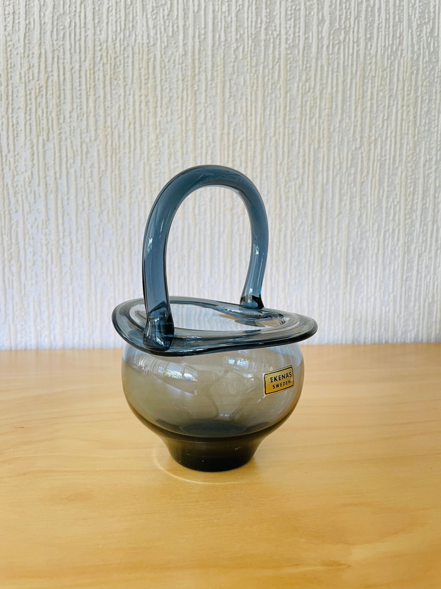 Ekenäs Glasbruk/エケネースガラス工房/ハンドメイドガラスのボンボンニエ/グレー