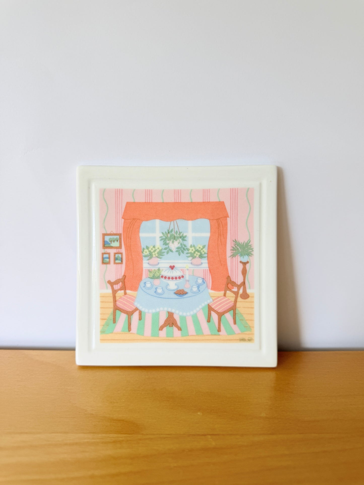 Gustavsberg/グスタフスベリ/Pia Röndahl/ピア ルンダール/陶板/Villa Rosa/ピンクのお家