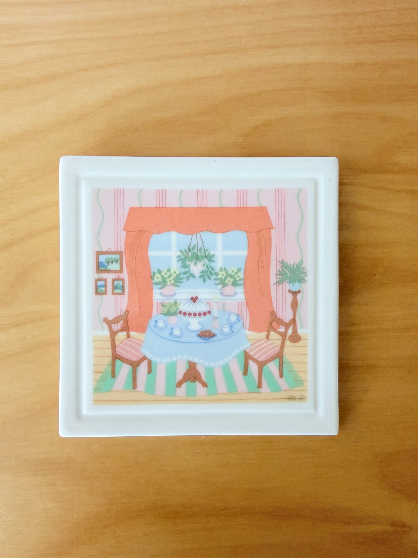 Gustavsberg/グスタフスベリ/Pia Röndahl/ピア ルンダール/陶板/Villa Rosa/ピンクのお家