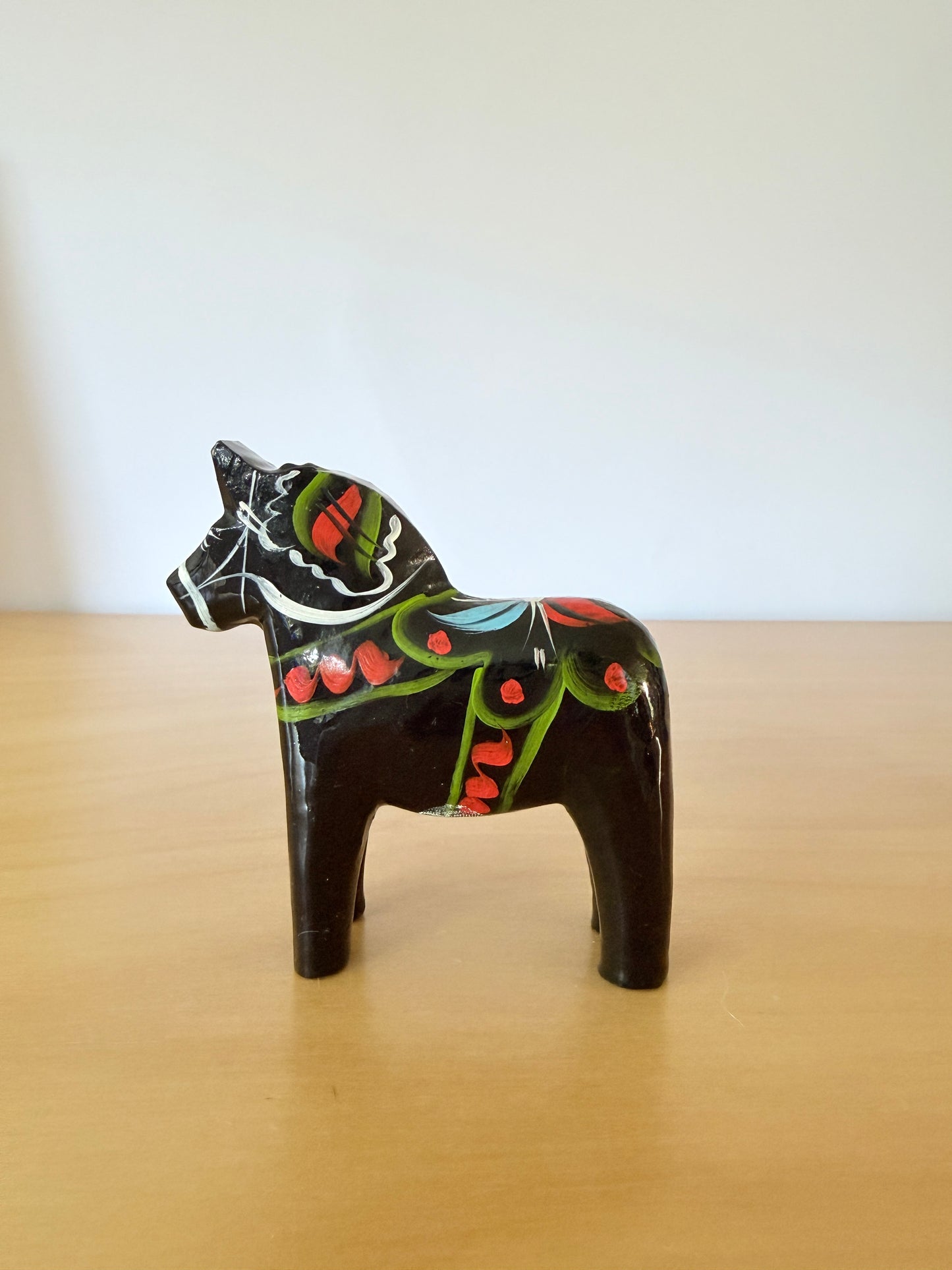 Äkta Dalahäst/ダーラナ地方の手工芸品/Grannas Handverk/グランナス/ブラック/7,5cm