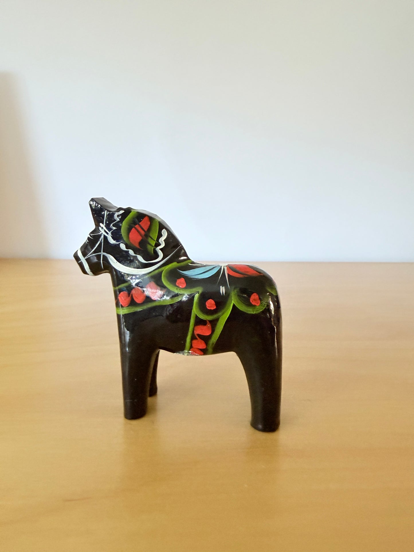 Äkta Dalahäst/ダーラナ地方の手工芸品/Grannas Handverk/グランナス/ブラック/7,5cm