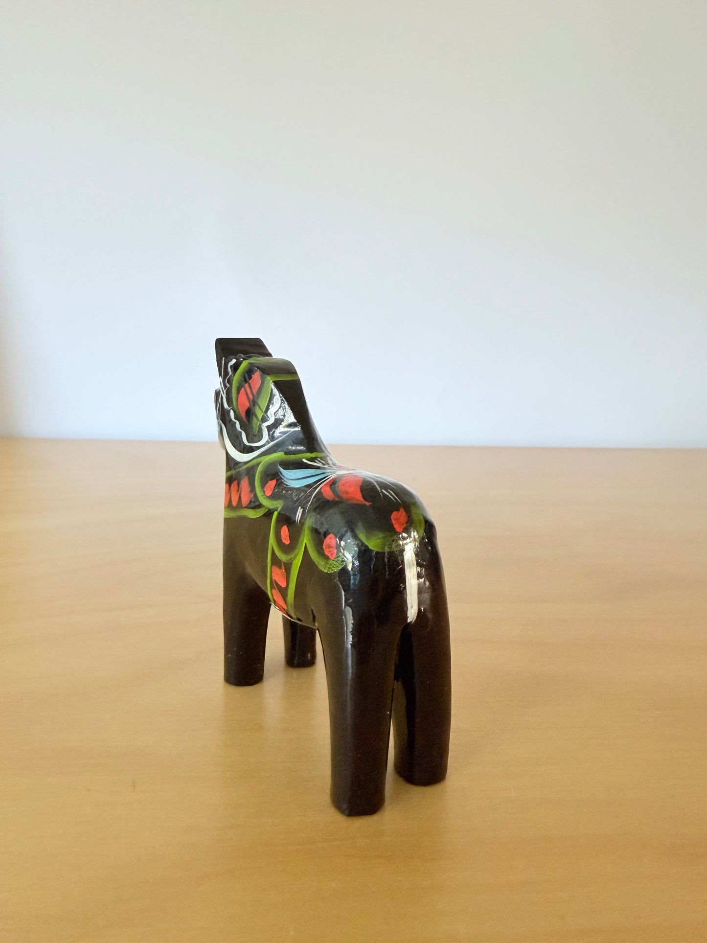 Äkta Dalahäst/ダーラナ地方の手工芸品/Grannas Handverk/グランナス/ブラック/7,5cm