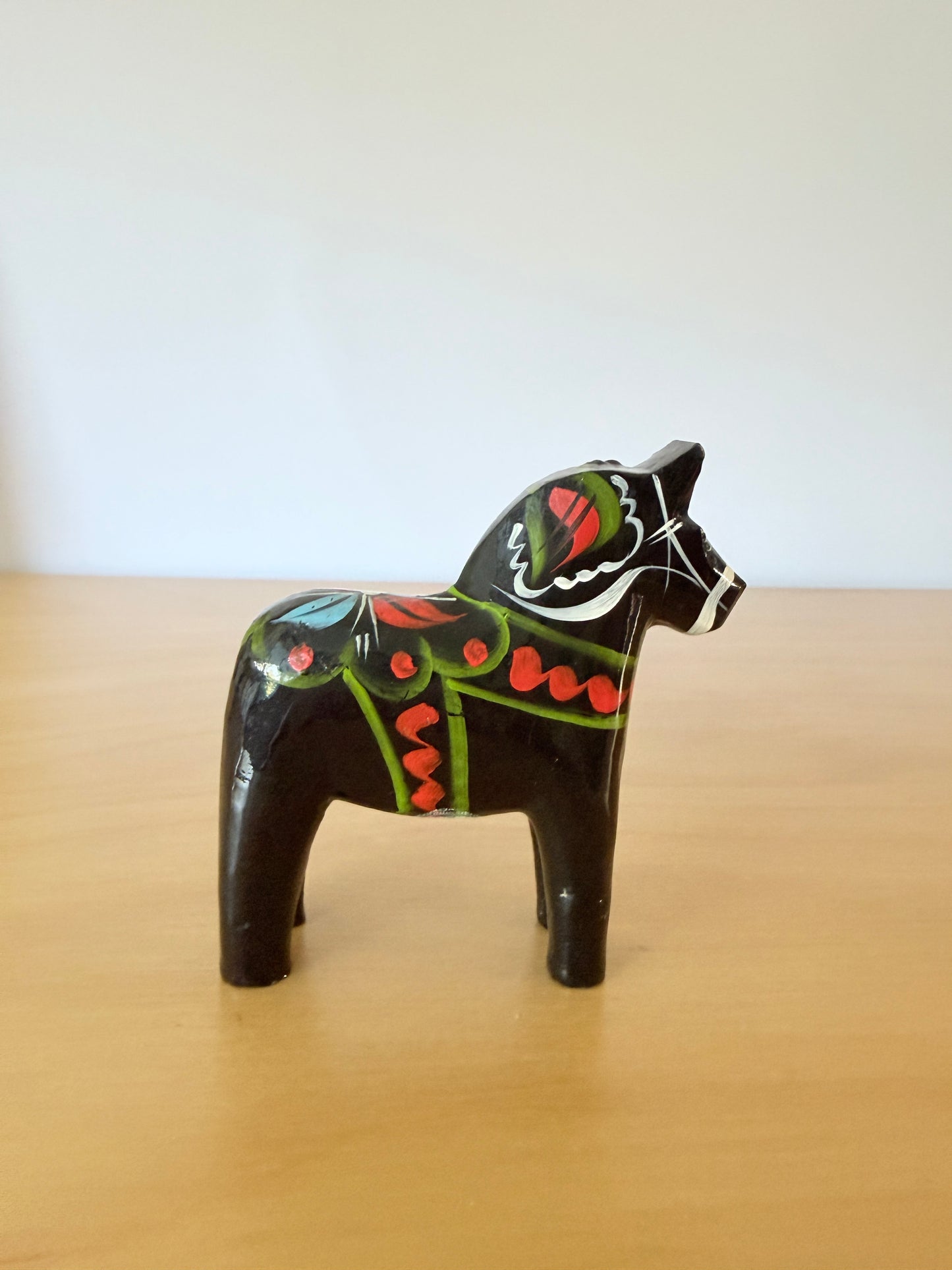 Äkta Dalahäst/ダーラナ地方の手工芸品/Grannas Handverk/グランナス/ブラック/7,5cm