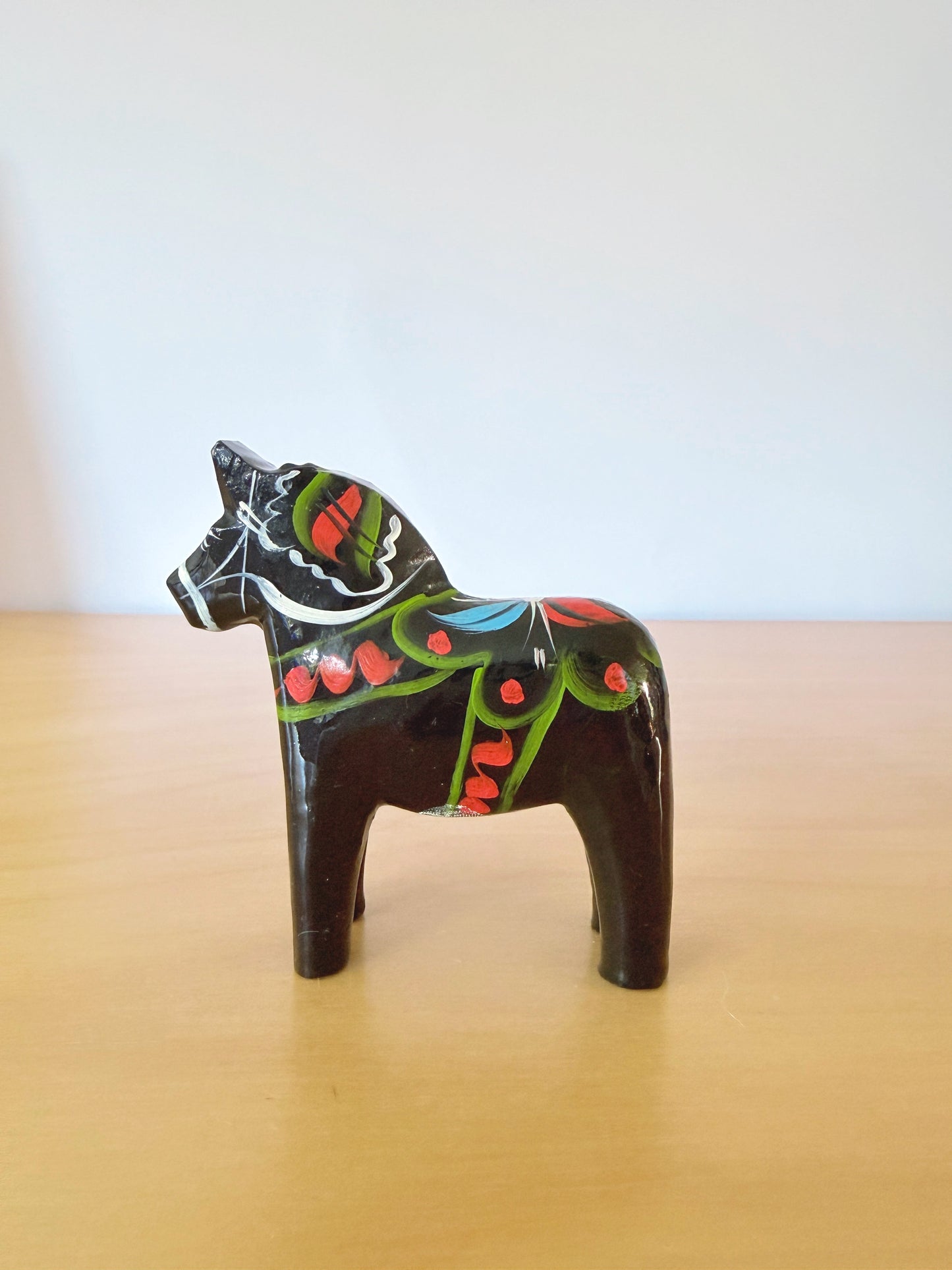 Äkta Dalahäst/ダーラナ地方の手工芸品/Grannas Handverk/グランナス/ブラック/7,5cm