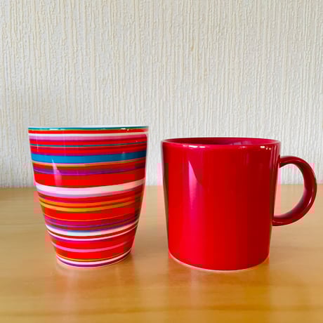 iittala/イッタラ/オリゴ&ティーマ/マグカップ2個セット/ハンドル無しタイプ)/レッド