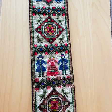 北欧伝統手工芸/トヴィスト刺繍/タペストリー/メッシング金具付き