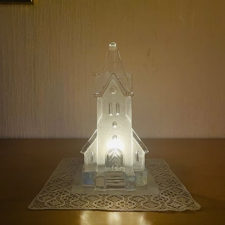 北欧ヴィンテージ/Nybro Glasbruk/ニーブロー.ガラス工房/ガラスのキャンドルスタンド/スゥエーデンの教会